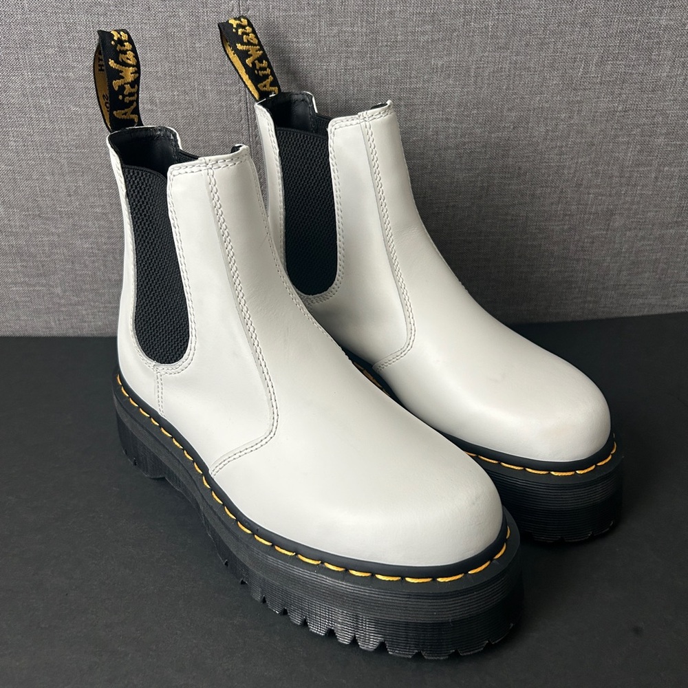 Dr. Martens 2976 Quad Chelsea Platform Boots